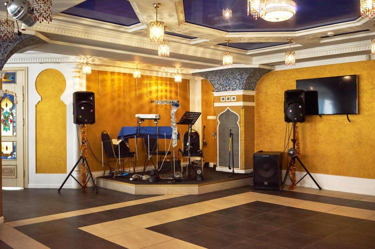 Східний Hotel Berezhany Екстериор снимка