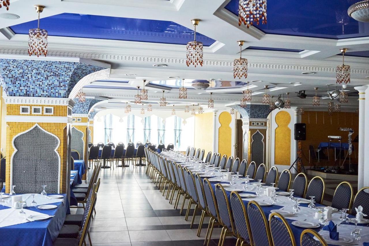 Східний Hotel Berezhany Екстериор снимка