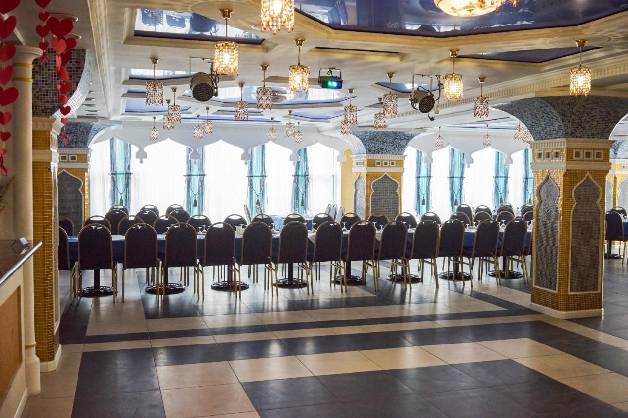 Східний Hotel Berezhany Екстериор снимка