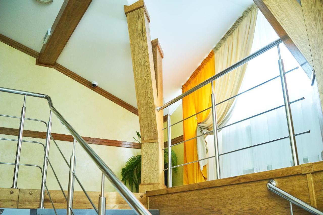 Східний Hotel Berezhany Екстериор снимка