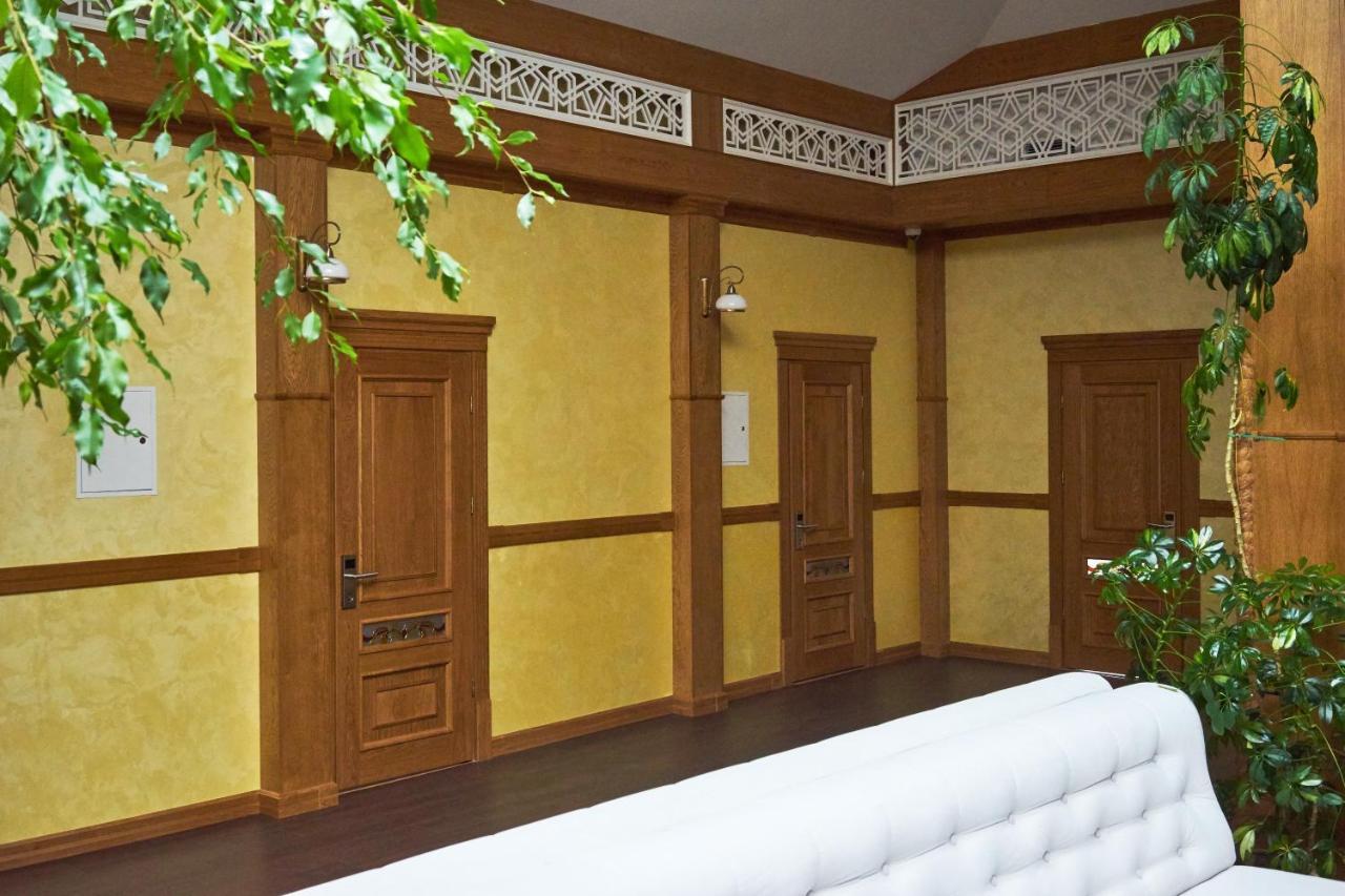 Східний Hotel Berezhany Екстериор снимка