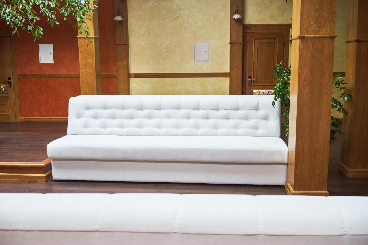 Східний Hotel Berezhany Екстериор снимка