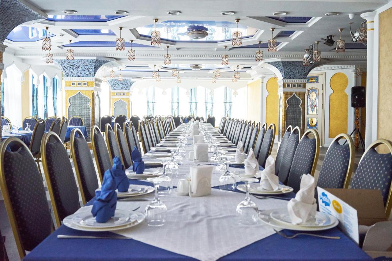 Східний Hotel Berezhany Екстериор снимка