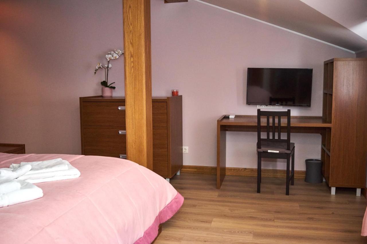 Східний Hotel Berezhany Екстериор снимка