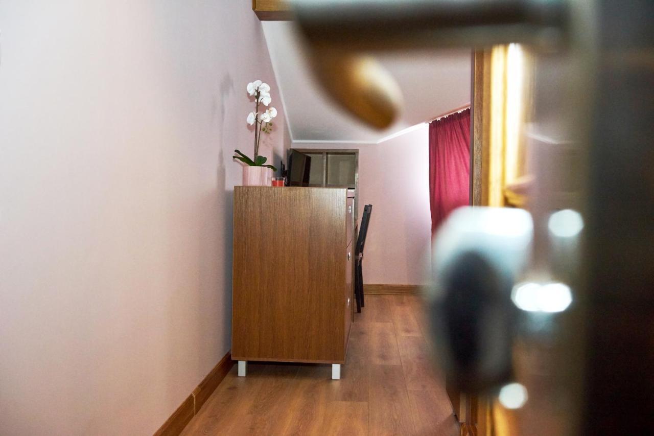 Східний Hotel Berezhany Екстериор снимка