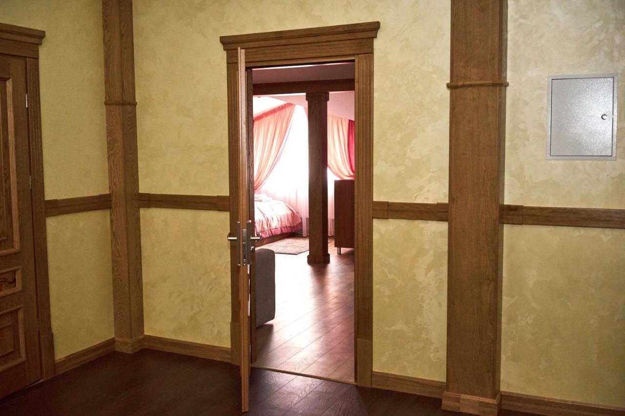 Східний Hotel Berezhany Екстериор снимка