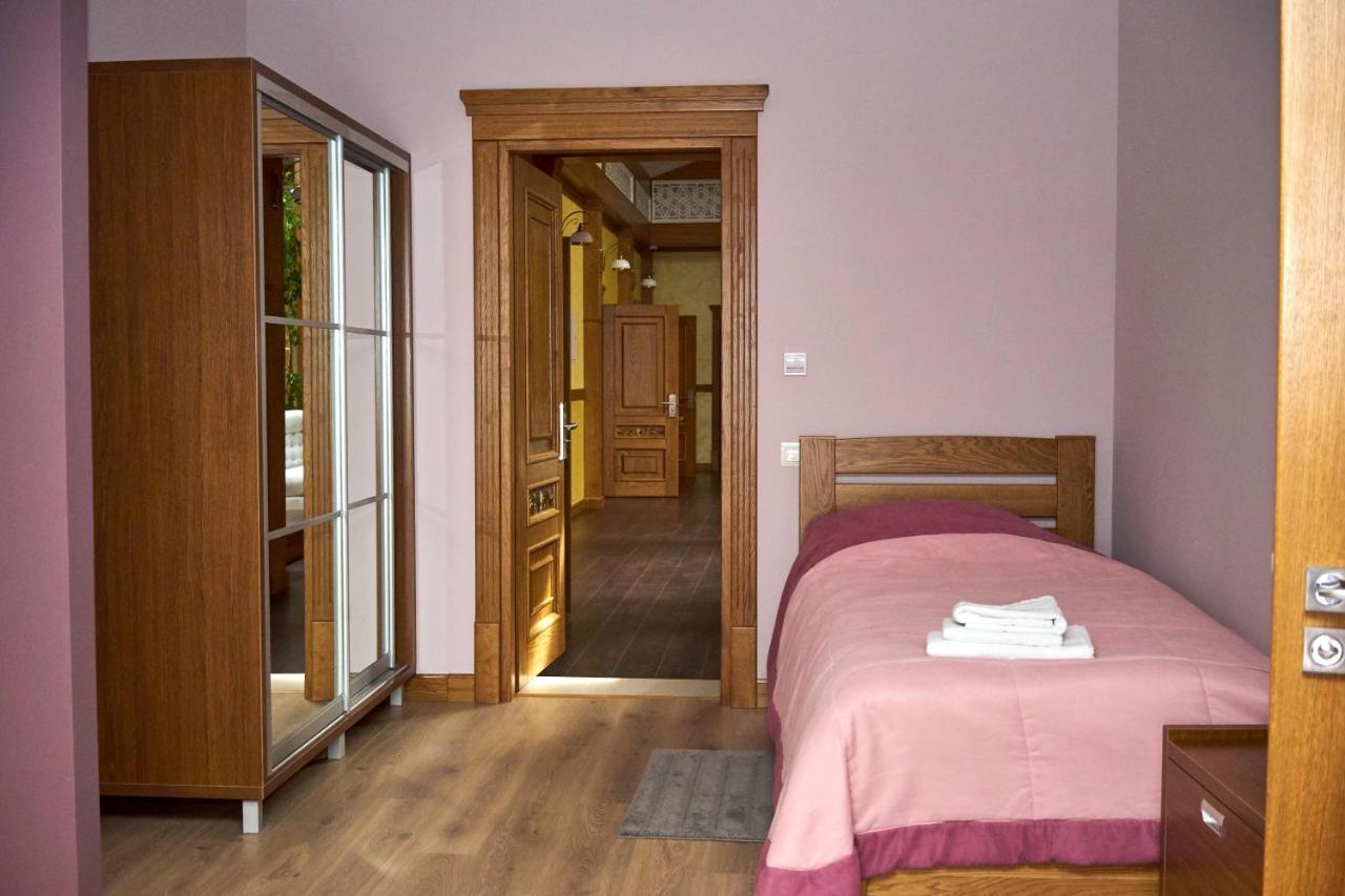 Східний Hotel Berezhany Екстериор снимка