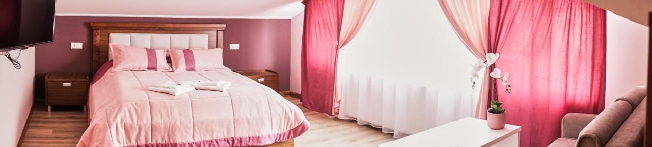 Східний Hotel Berezhany Екстериор снимка