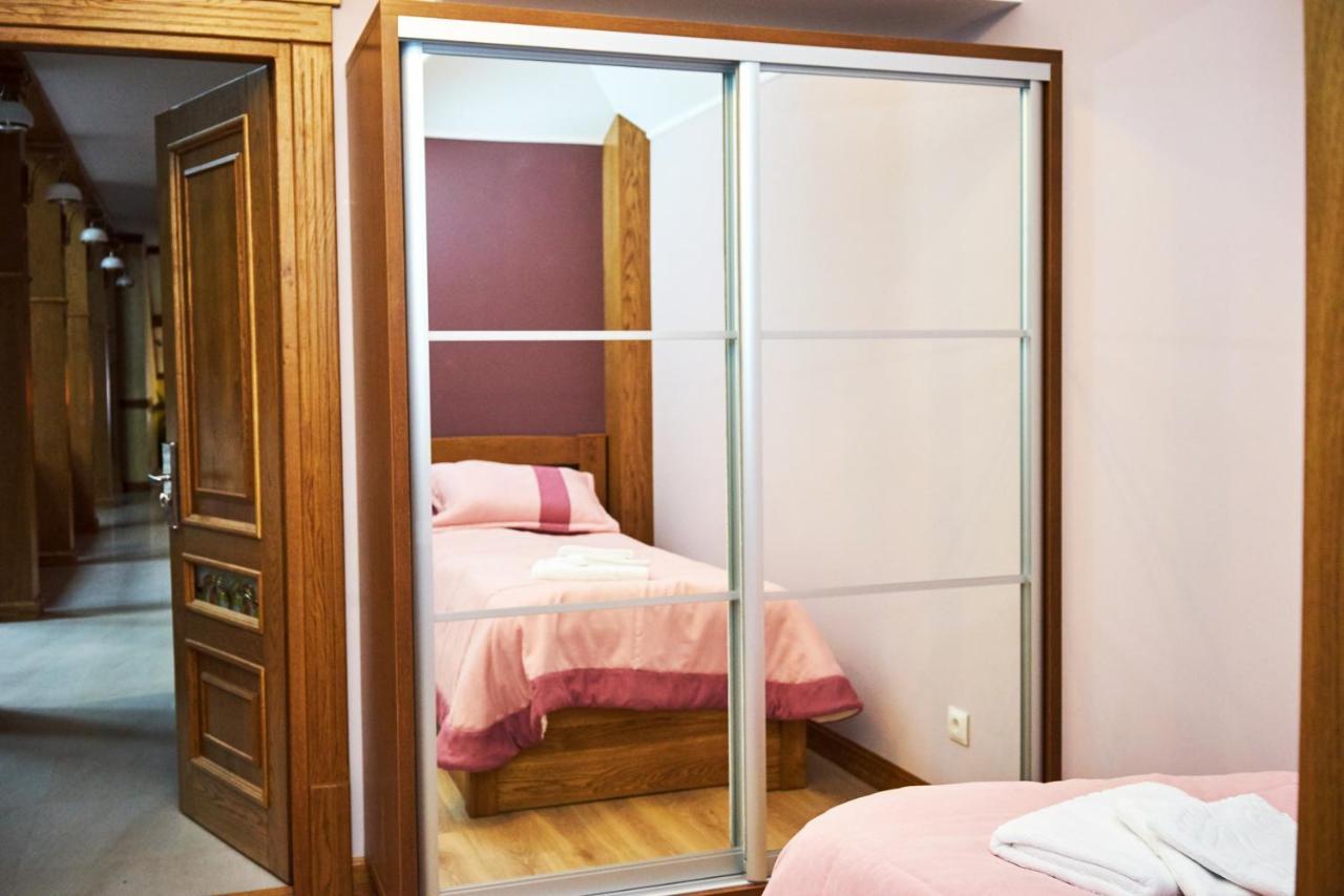 Східний Hotel Berezhany Екстериор снимка