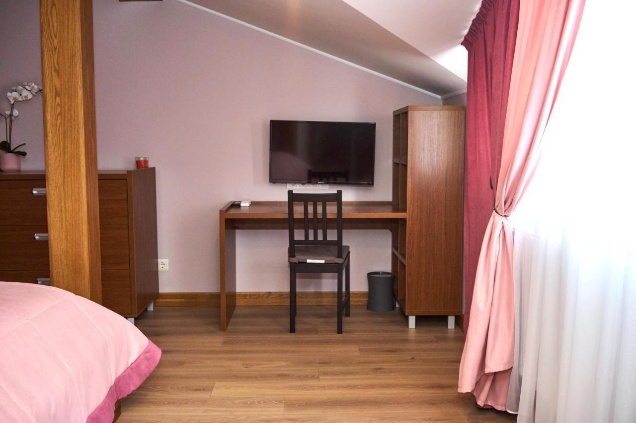 Східний Hotel Berezhany Екстериор снимка