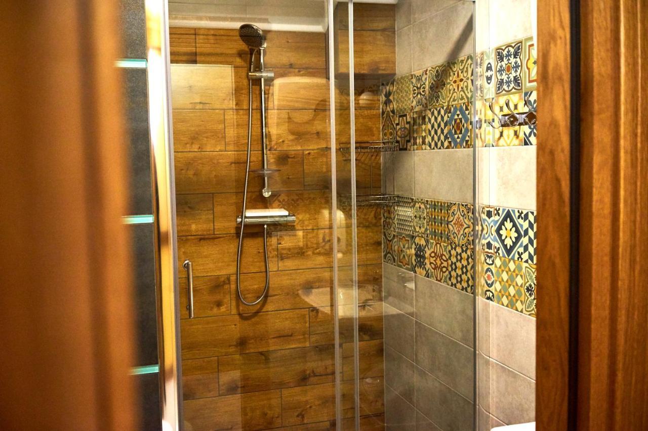 Східний Hotel Berezhany Екстериор снимка